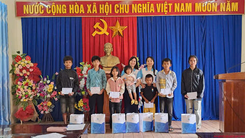 Chăm lo trẻ em có hoàn cảnh đặc biệt nhân ngày Quốc tế Thiếu nhi 1/6