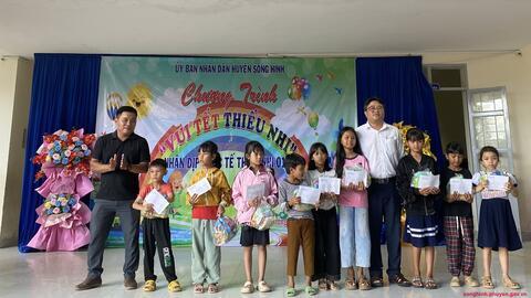 Sôi nổi chương trình Vui tết thiếu nhi