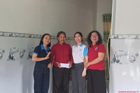 Trao nhà Mái ấm tình thương cho phụ nữ nghèo